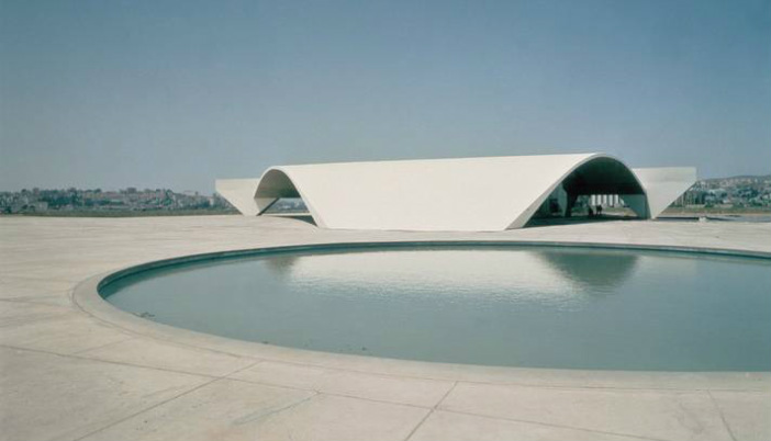 O que Argel (capital da Argélia) tem em comum com Brasília?
